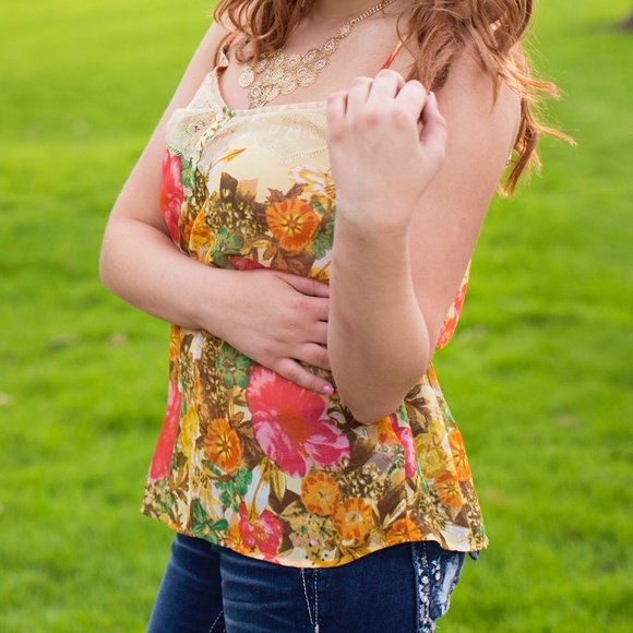 Buckle Floral Tank - Picture 2 of 2